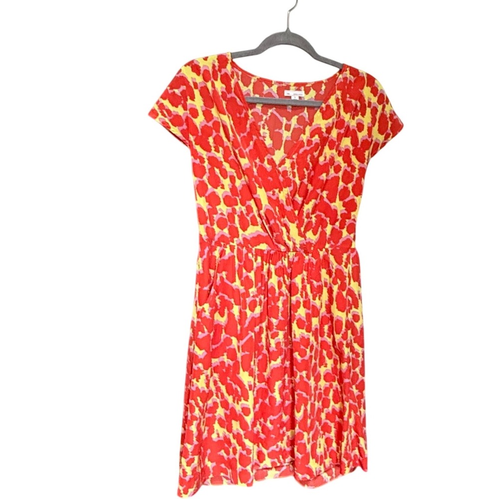 Gap Dress Abstract Leopard Print 6 Red Yellow Pink Excellent Popover V-Neck Mini